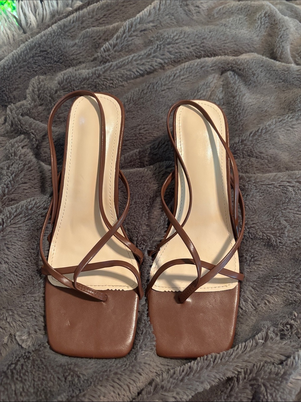 Brown Strappy Square-Toe Women’s kitten heels
